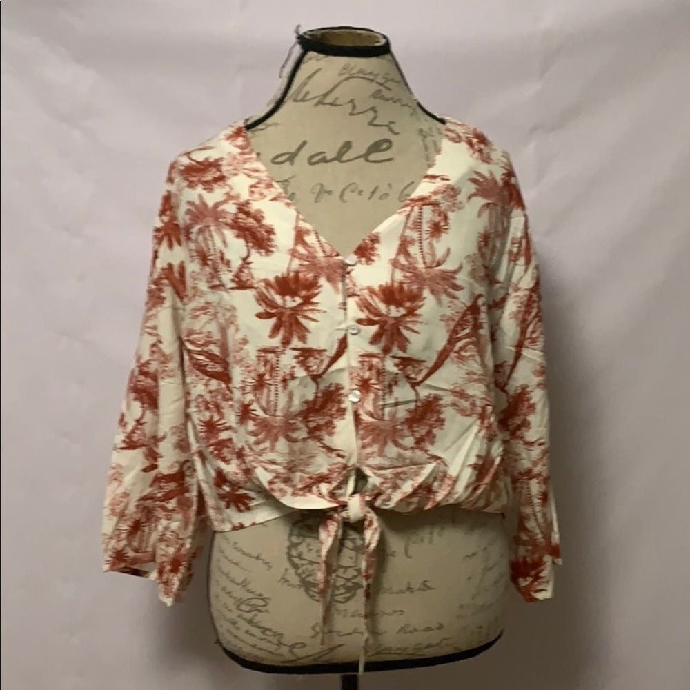 NWT LEYDEN RED TROPICAL TIE FRONT BLOUSE SZ XL‎